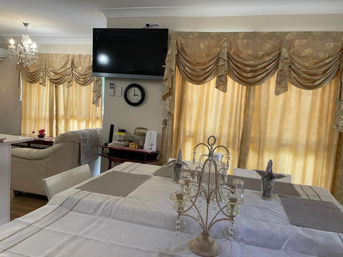 Theme Parks Amituofo Homestay Голд-Кост Экстерьер фото